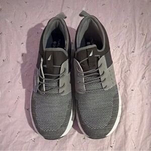 Nautica Men's Gray and White Sneakers